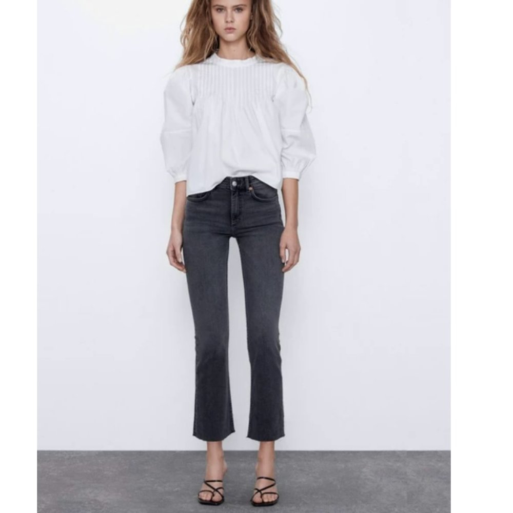 NWOT - Zara midrise grey cropped flared jeans
